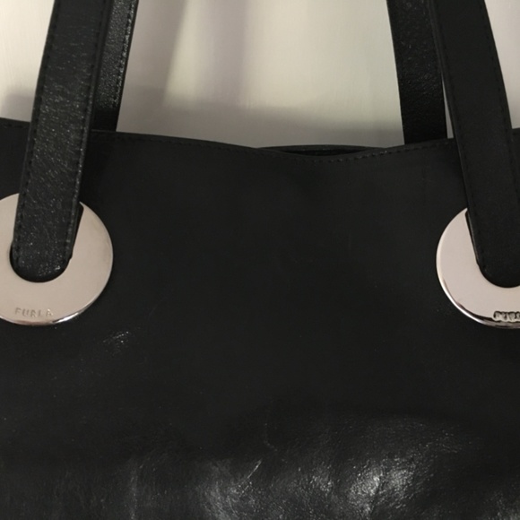 Sleek Furla black leather bag! - Picture 6 of 11